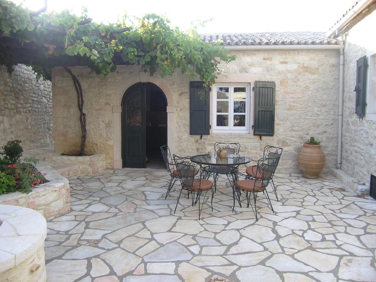 Traditional Stone Villa Olympia Viggla Екстер'єр фото
