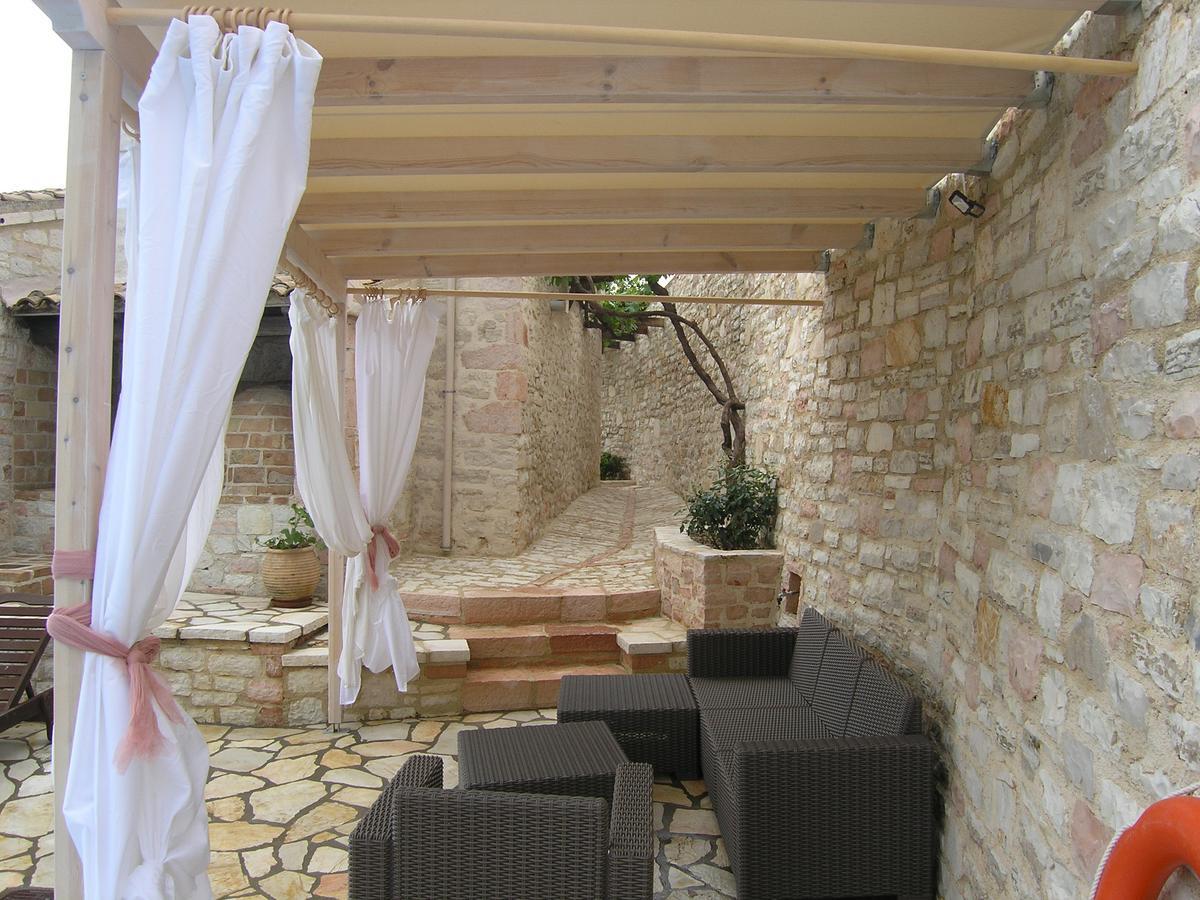 Traditional Stone Villa Olympia Viggla Екстер'єр фото